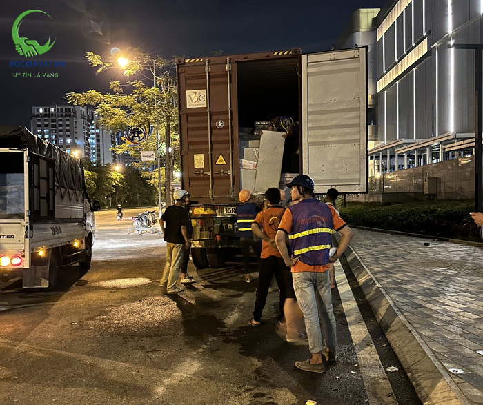Dịch Vụ Bốc Xếp Hàng Hóa TPHCM 24/7 - Uy Tín & Giá Rẻ | Bocxep247